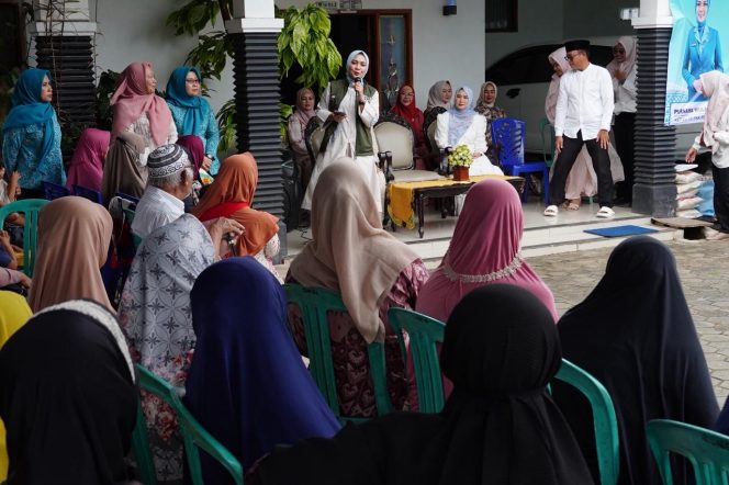
 TP. PKK Provinsi Lampung Bersama DWP Bagikan 500 Paket Takjil di Hari Terakhir Kegiatan Ramadan Berbagi