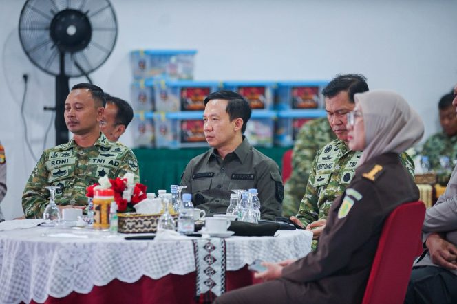 
 Sekda Provinsi Lampung  Ir.Marindo  menyaksikan Peresmian Koperas Desa Merah Putih Oleh Presiden Prabowo