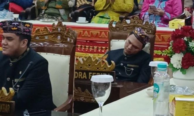 
 Salah Satu Anggota  DPRD Kota Bandar Lampung Terlelap Tidur  Saat Sidang Paripurna HUT Kota Bandar Lampung  ke 344