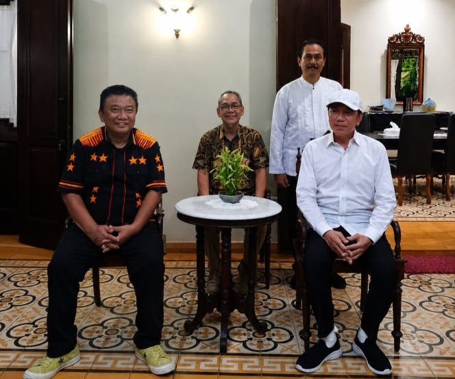 
 Panglima Laskar Lampung Nero Kunang Berkunjung ke Rumah Presiden  Ke 7 Jokowi.