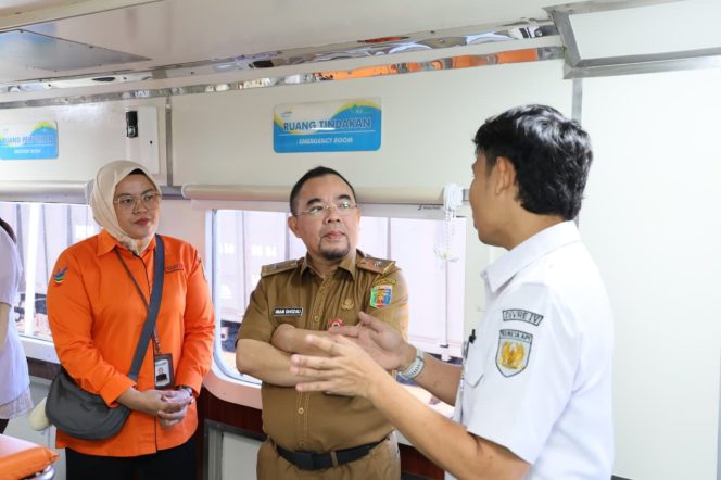 
 Ikhtiar KAI-RS ABDUL MULUK  menyehatkan Warga Disekitar Rel Kereta Api
