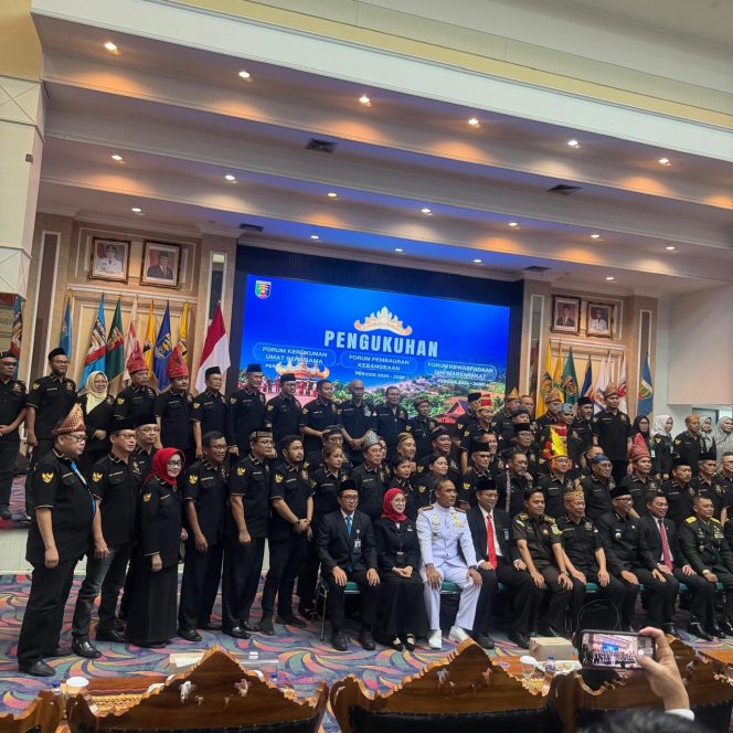 
 Gubernur Lampung Kukuhkan H Darussalam sebagai Ketua Forum Pembauran Kebangsaan