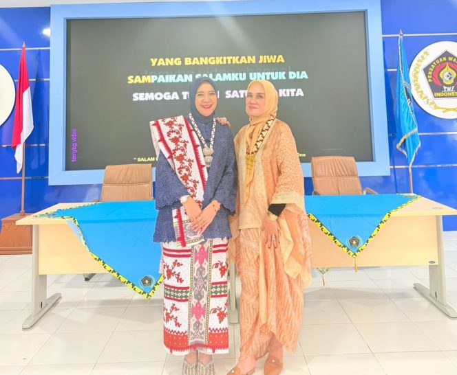 
 IKWI Lampung Raih Juara 2 Fhasion Show Pakaian Adat HUT IKWI Lampung
