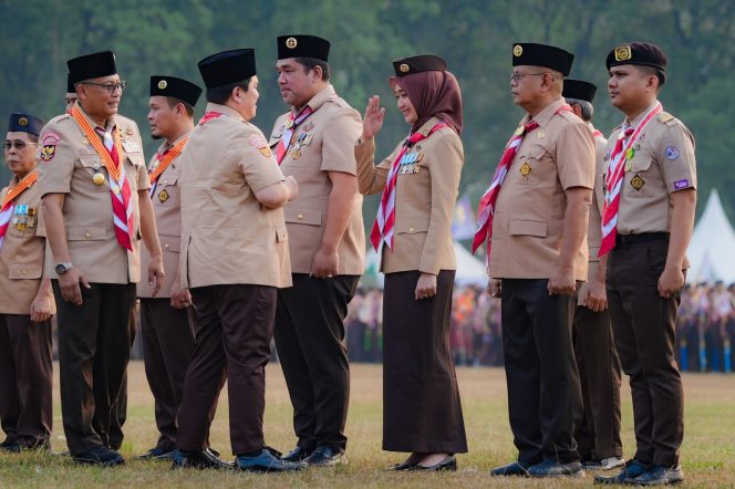 
 Wagub Lampung Jihan Terima Lencana Karya Bakti dari Kwarnas Pramuka