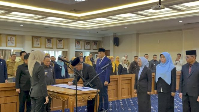 
 Pelantikan Pejabat Esselon Dua Dlingkungan Pemprov Lampung. Oleh Wagub Lampung  dr Jihan Nurlela