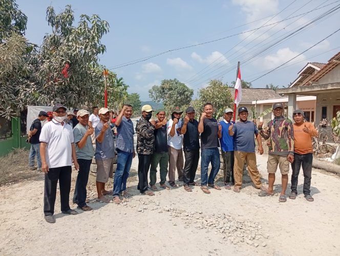 
 Aliansi Masarakat 7 Kampung Kecewa ,Akhirnya Pasang Portal